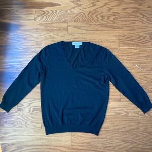 Brooks Brothers Women’s Black V-Neck Sweater-Size Medium